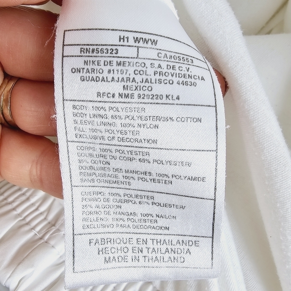 RARE Vintage Nike White Quilted Puffer Jacket, Women's Medium - Picture 12 of 15